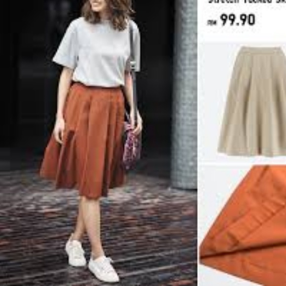 UNIQLO Dresses & Skirts - Uniqlo Pleated Midi A-Line Skirt with Pockets